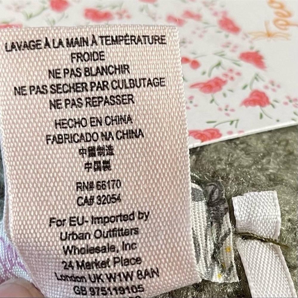 Free People Dreamland Knit Beanie Olive One Size Soft Warm Style ACCFP1220 NWT - Picture 7 of 9